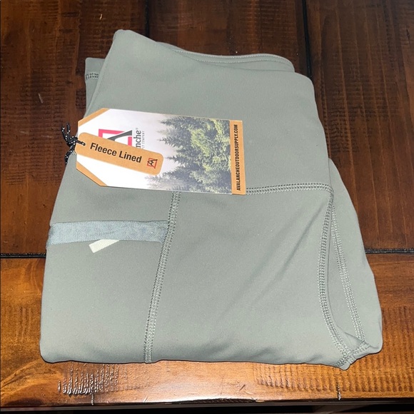 Fleece Lined Green Leggings - Picture 1 of 8